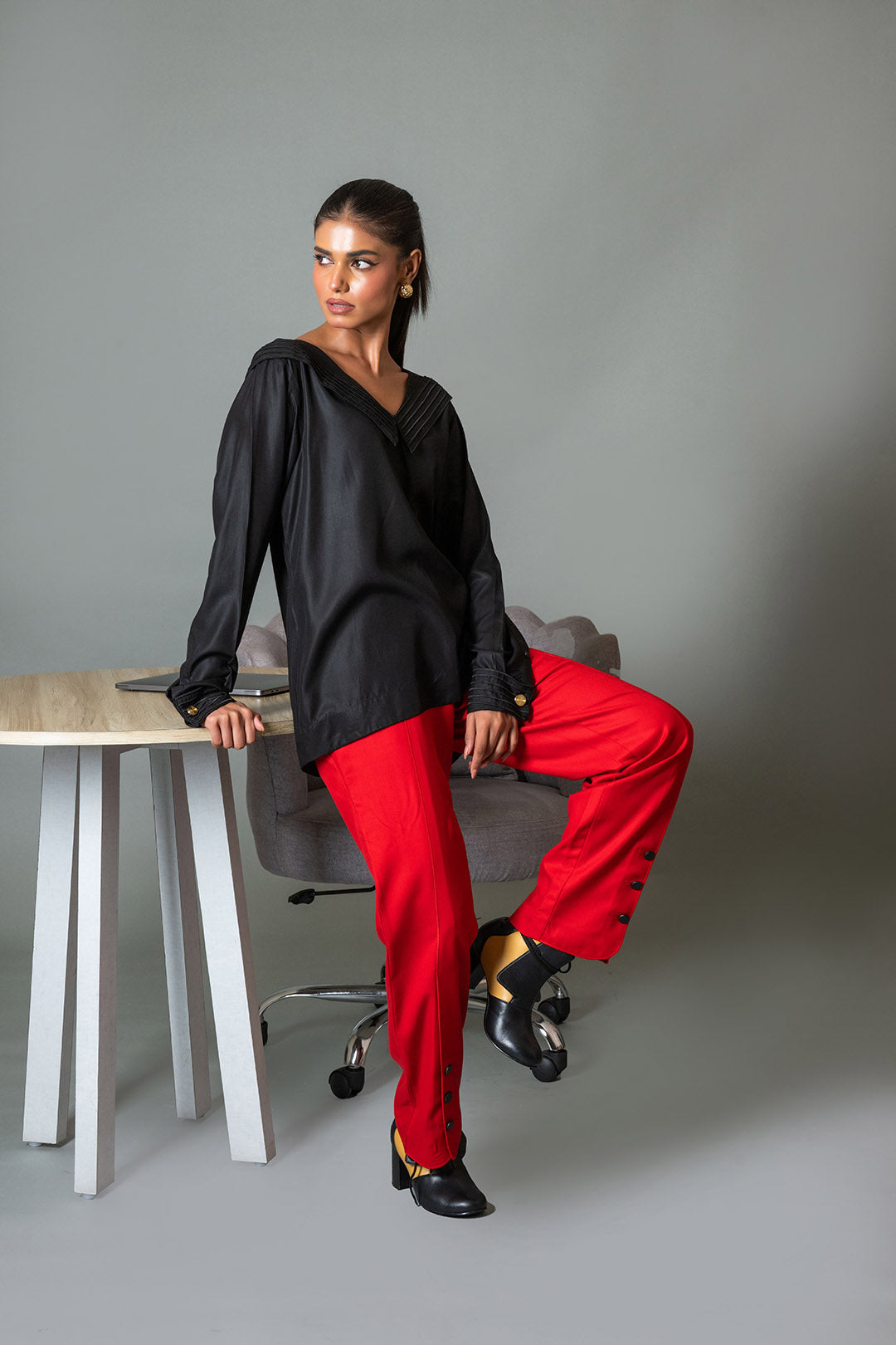 Black Vertex Top