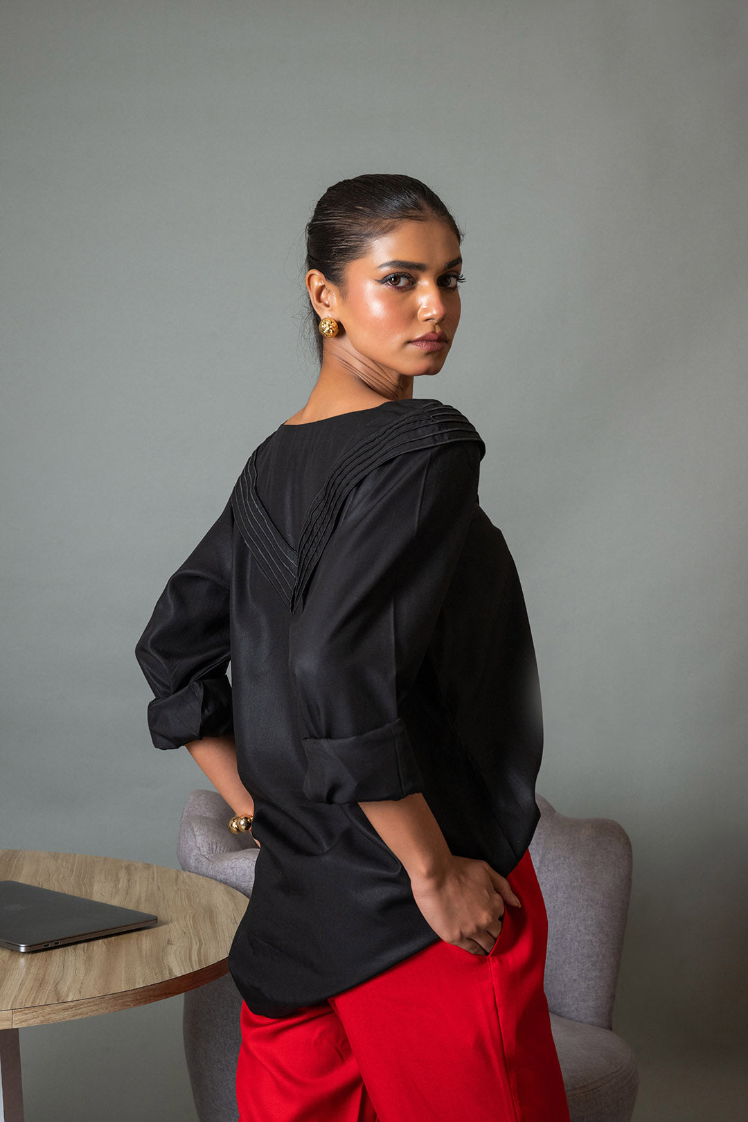 Black Vertex Top